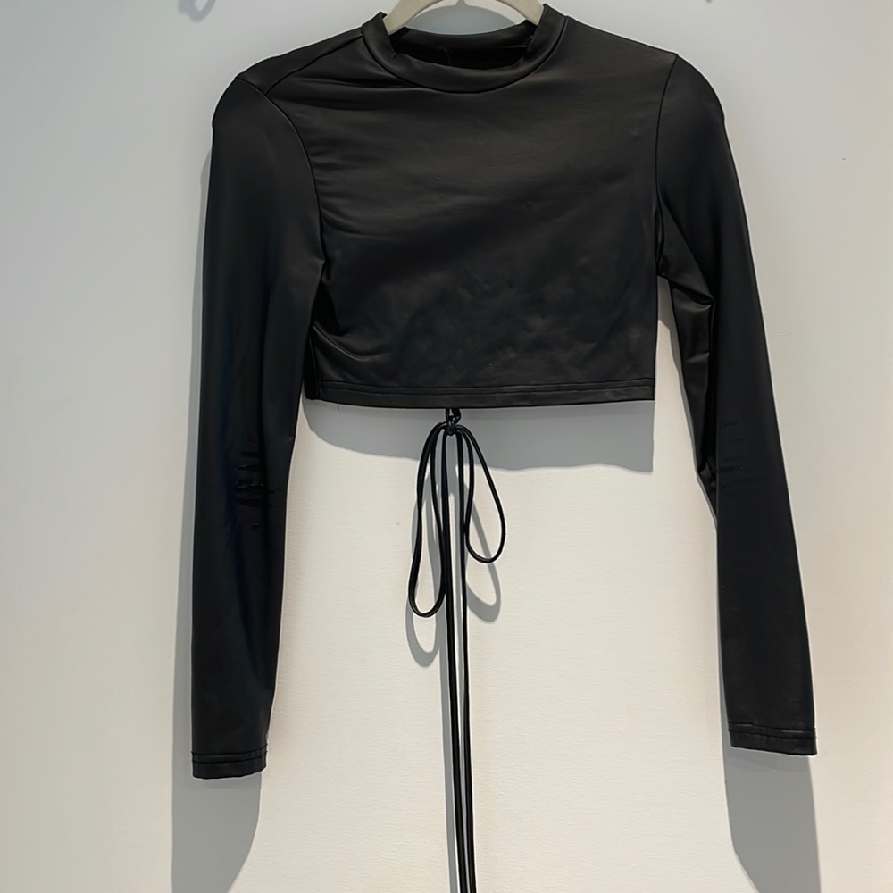 Crop top tie around belly